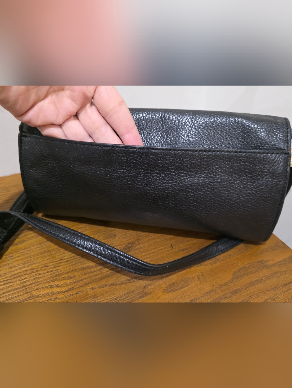 Like New!Tory Burch Black Pebbled Leather Crossbody Bag - Picture 9 of 11